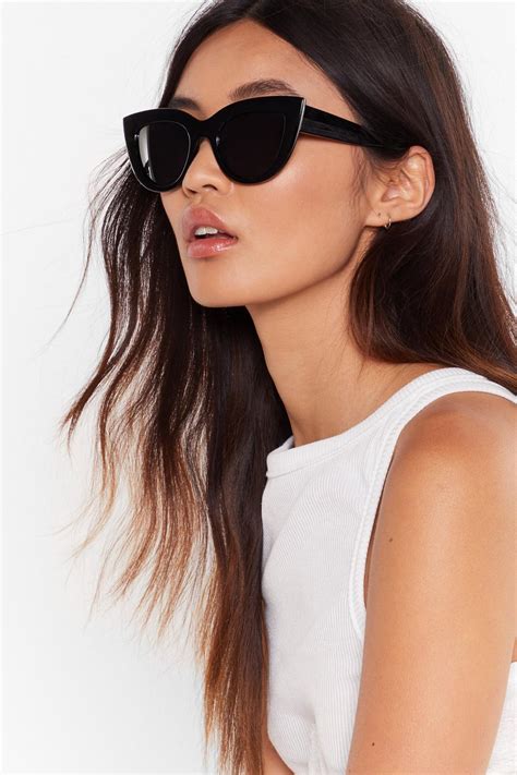 oversized cat eye sunglasses